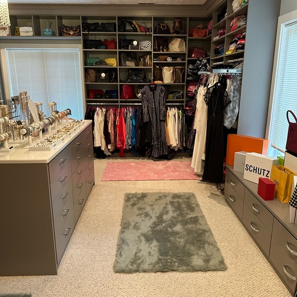 Posher Ambassador II Susan. Top seller. Top rated seller 5 ⭐️ 1 day shipping - Picture 3 of 13